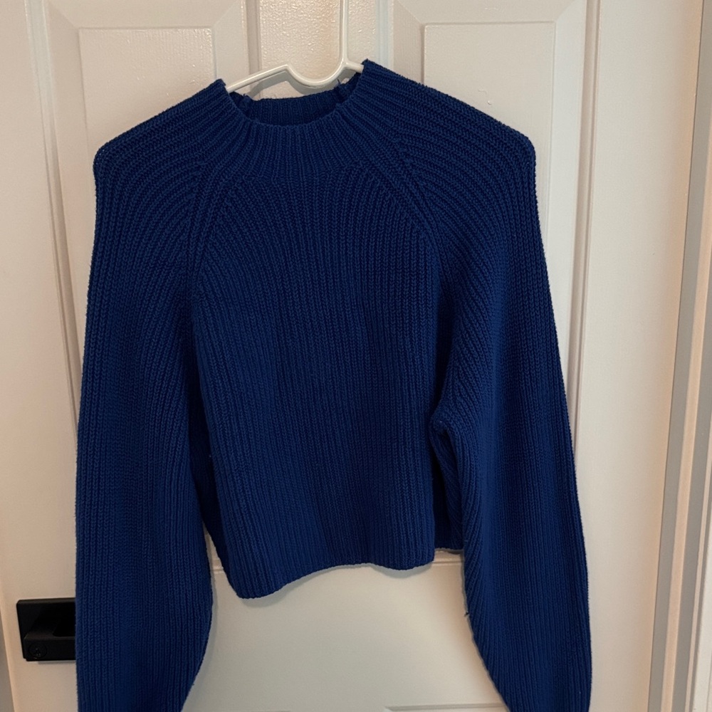 Hollister Women's Royal Blue Crew Neck Sweater